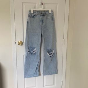 Zara wide leg ripped jeans. Light wash. Size 4. Lightly worn.